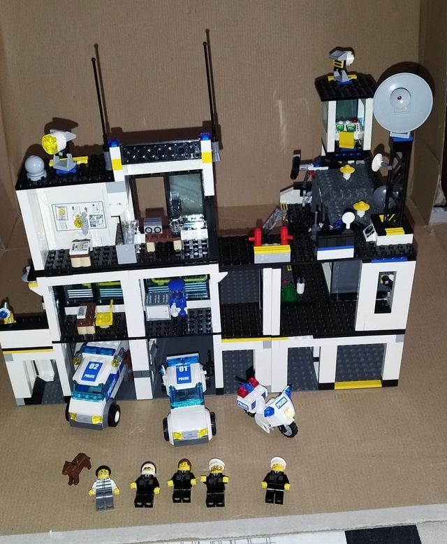 Comisaría de policía de lego 7744  R3102 ENVIO 