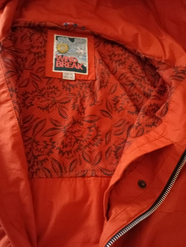 Cazadora cortavientos 