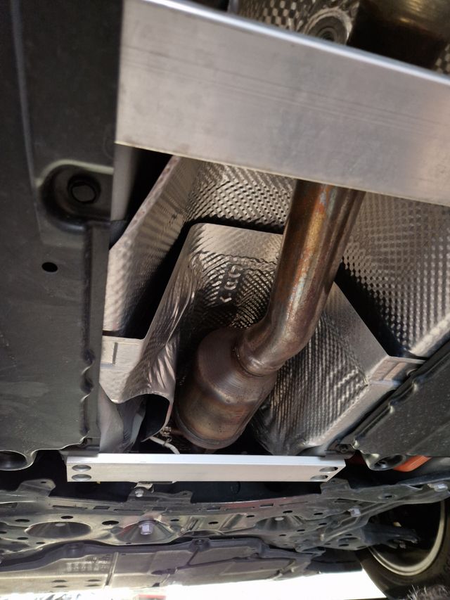 Protector Antirrobo Catalizador Prius Auris Lexus