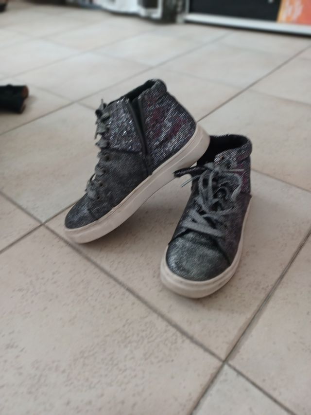 LOTE DE ZAPATILLAS DE NIÑA  de invierno