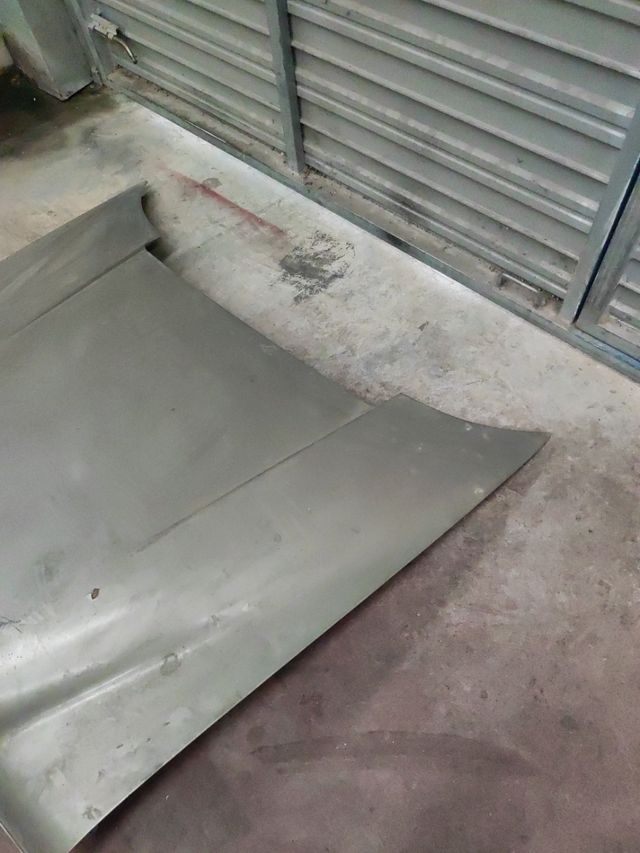 Capot mercedes 190 w110 colas