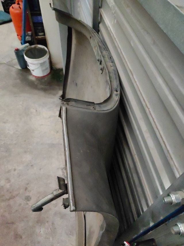 Capot mercedes 190 w110 colas