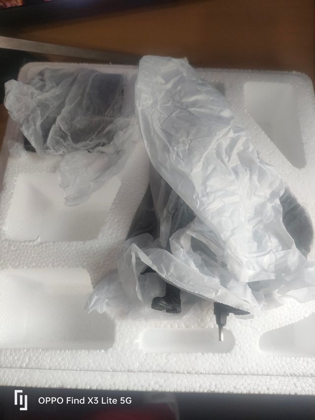 The Batman Iron Studios