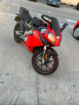 moto de carretera derbi gpr 2t racing