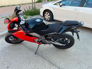moto de carretera derbi gpr 2t racing