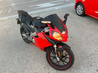 moto de carretera derbi gpr 2t racing