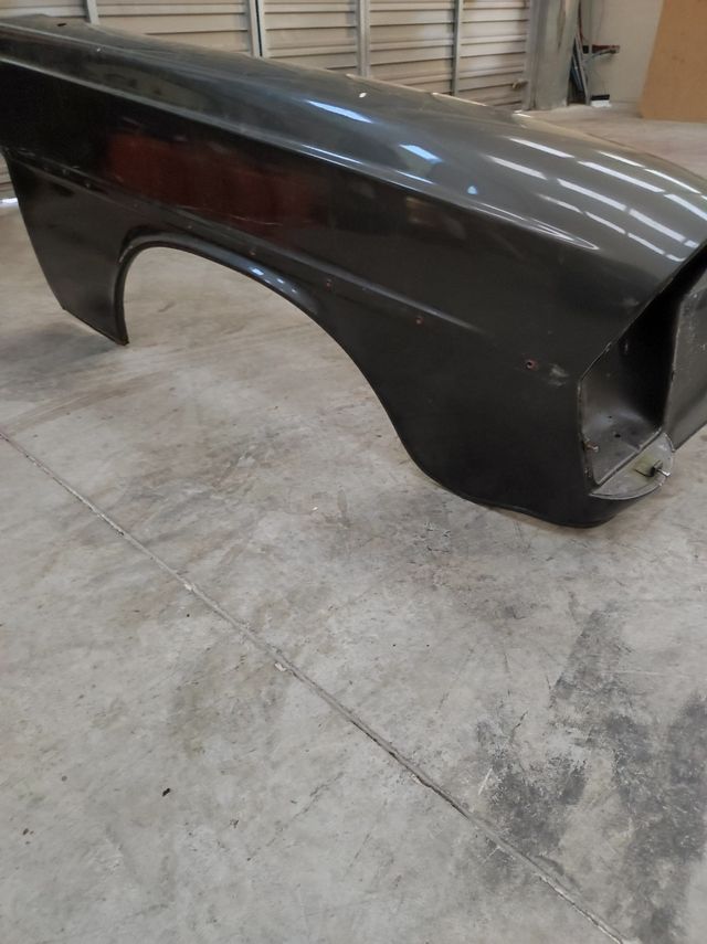 Aletas delanteras mercedes w108