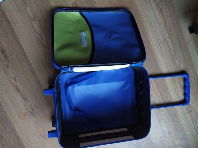 Carro con ruedas sin estrena