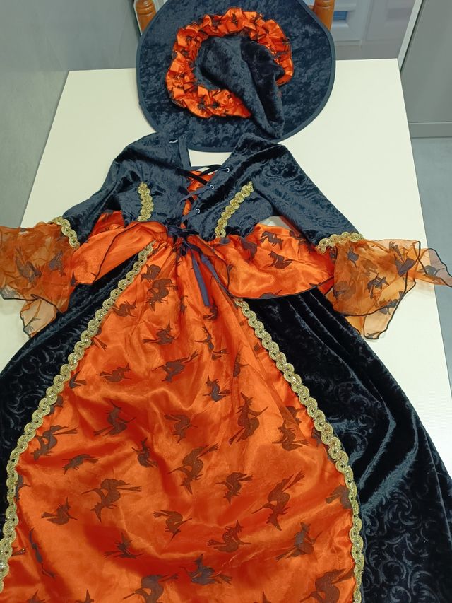 Disfraz Halloween  y juego madera