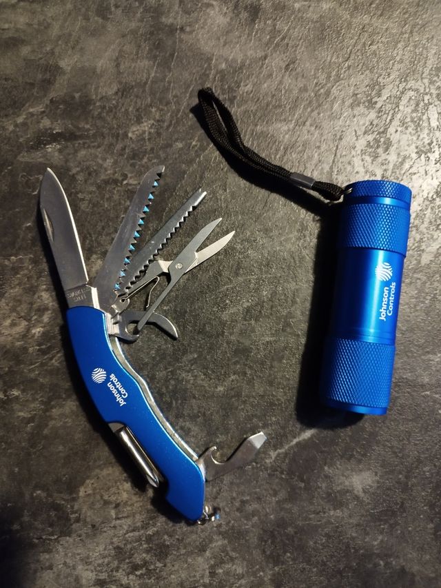 Set de regalo de cuchillo y bateria. Nuevo