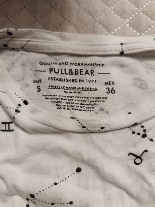 Camiseta constelaciones Pull and bear