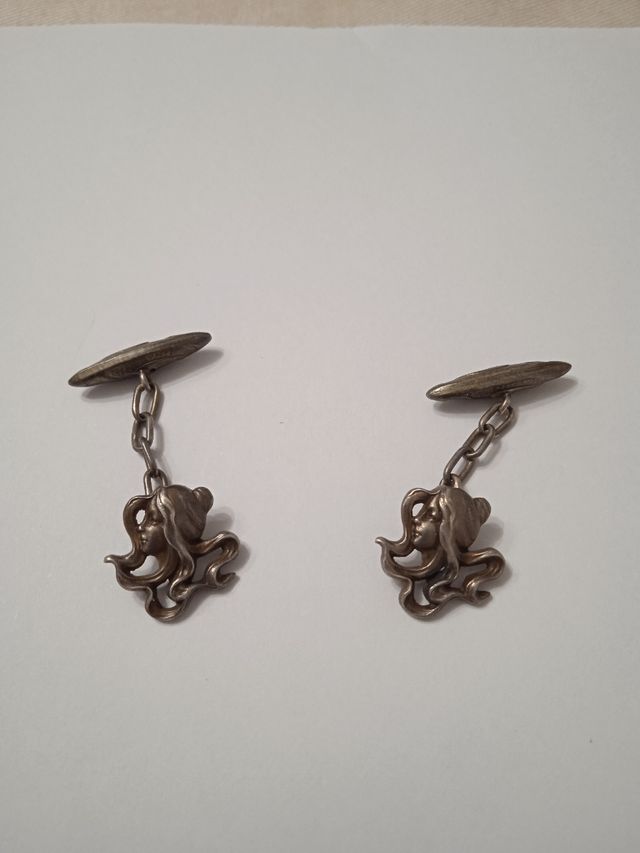 Gemelos en plata modernistas