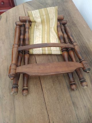 PEQUEÑA SILLA PLEGABLE DECORATIVA