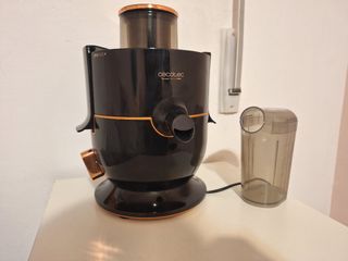 Extractor de frutas y verduras Cecotec