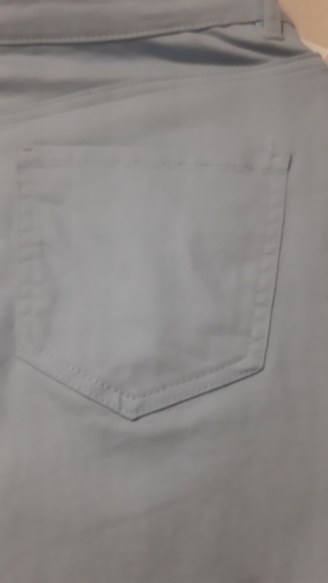 Pantalon tipo vaquero celeste