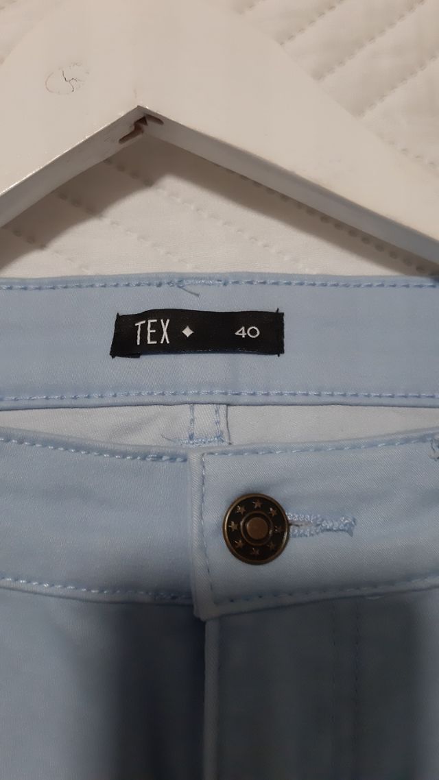 Pantalon tipo vaquero celeste