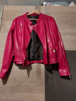 Chaqueta simulación cuero roja
