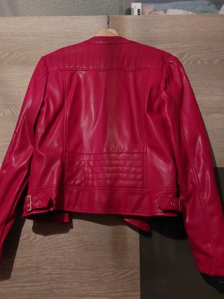 Chaqueta simulación cuero roja