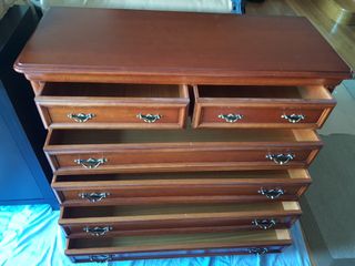 Cómoda de madera maciza y espejo
