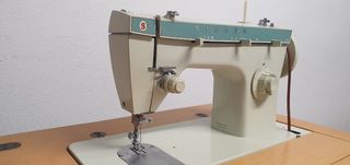 Máquina de coser Singer 258