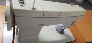 Máquina de coser Singer 258
