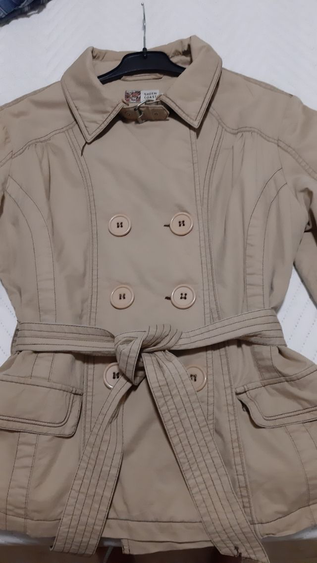 PARKA tipo gabardina color camel