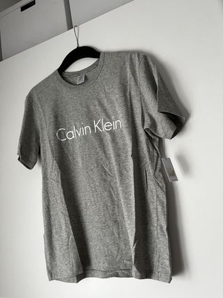 Camiseta Calvin Klein (Nueva con etiquetas) TallaS