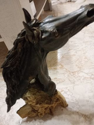 Escultura caballo resina