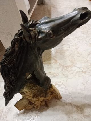 Escultura caballo resina