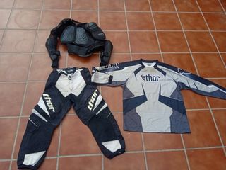 Equipación traje moto.