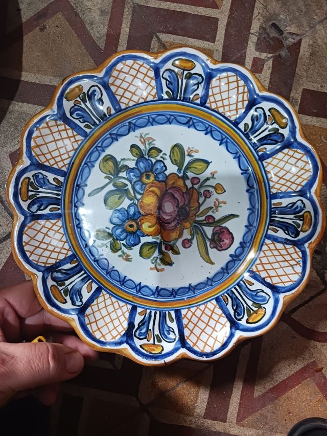 platos para colgar de porcelana