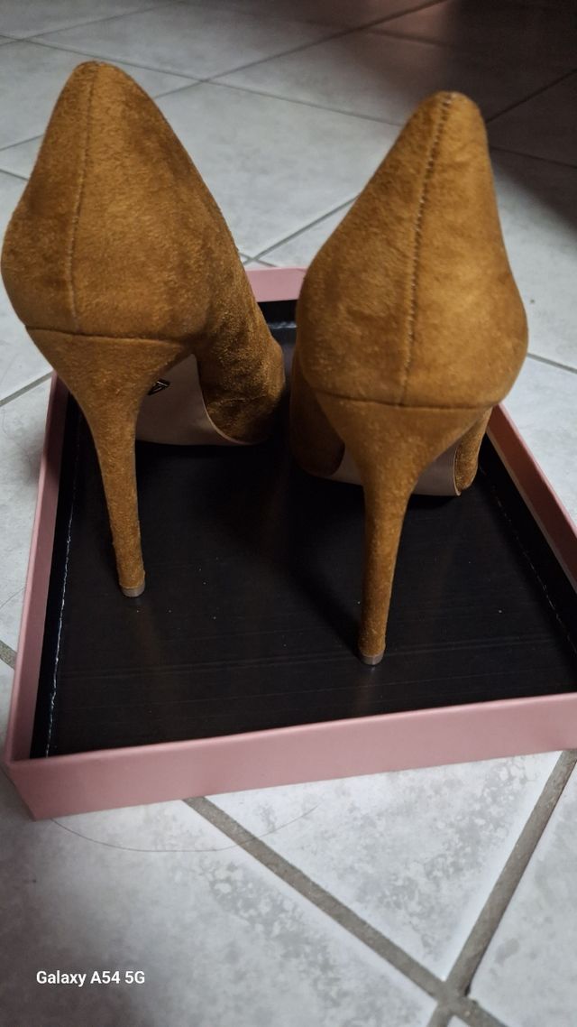 Décolleté camoscio