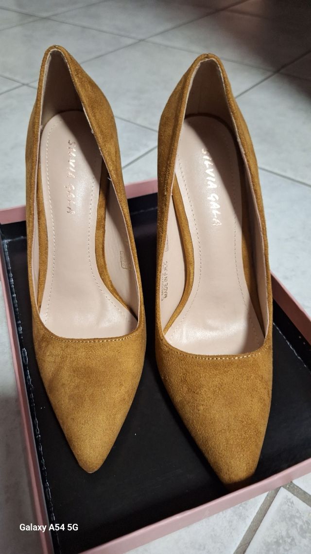 Décolleté camoscio