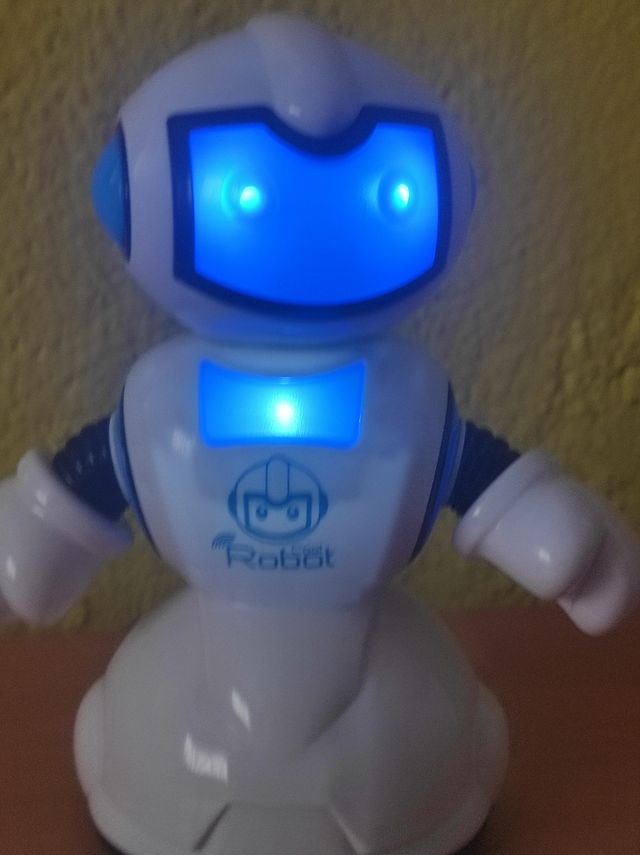 Juguete robot infantil