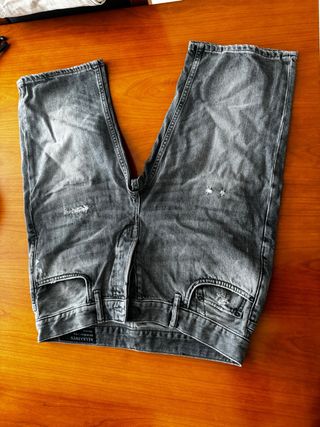 bermudas allsaints 30
