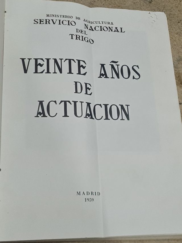 Libro  veinte años  de actuación.  1959
