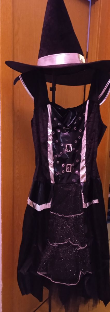 DISFRAZ de BRUJA+GORRO+TUTÚ.SIN ESTRENAR
