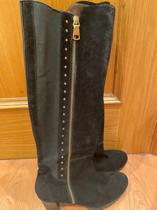 Botas negras altas de tacon 