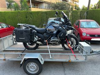 Alquiler carro moto
