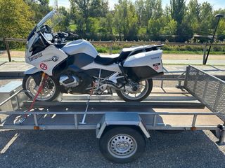 Alquiler carro moto