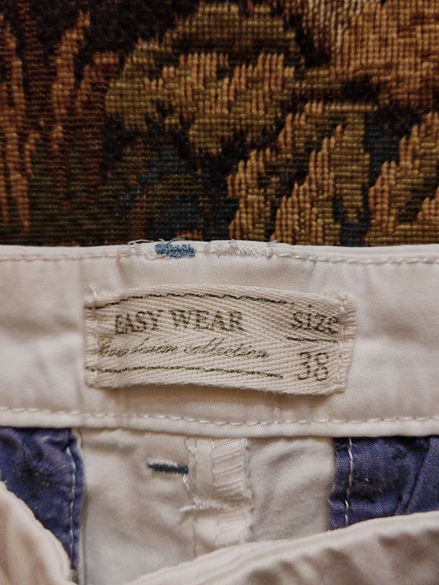 Pantalón básico blanco con bolsillos 