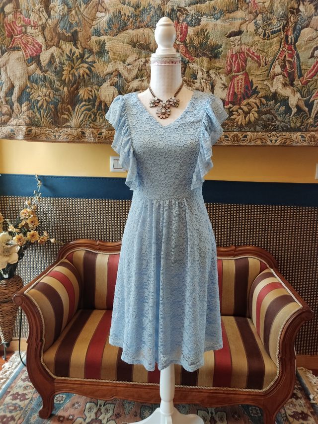 Vestido blonda azul con vuelo