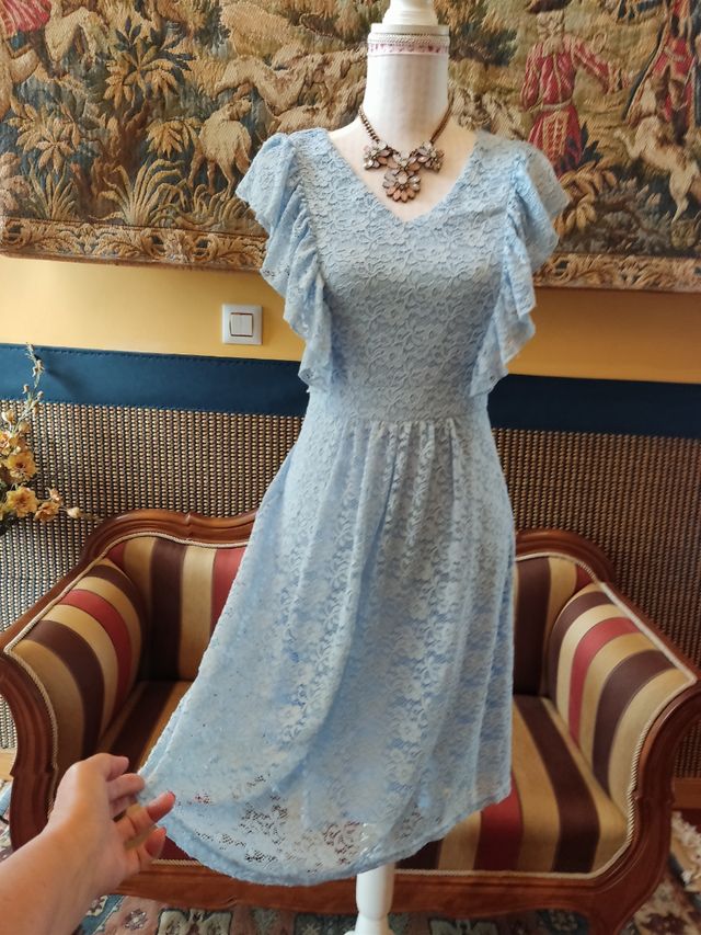 Vestido blonda azul con vuelo