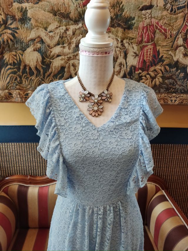 Vestido blonda azul con vuelo