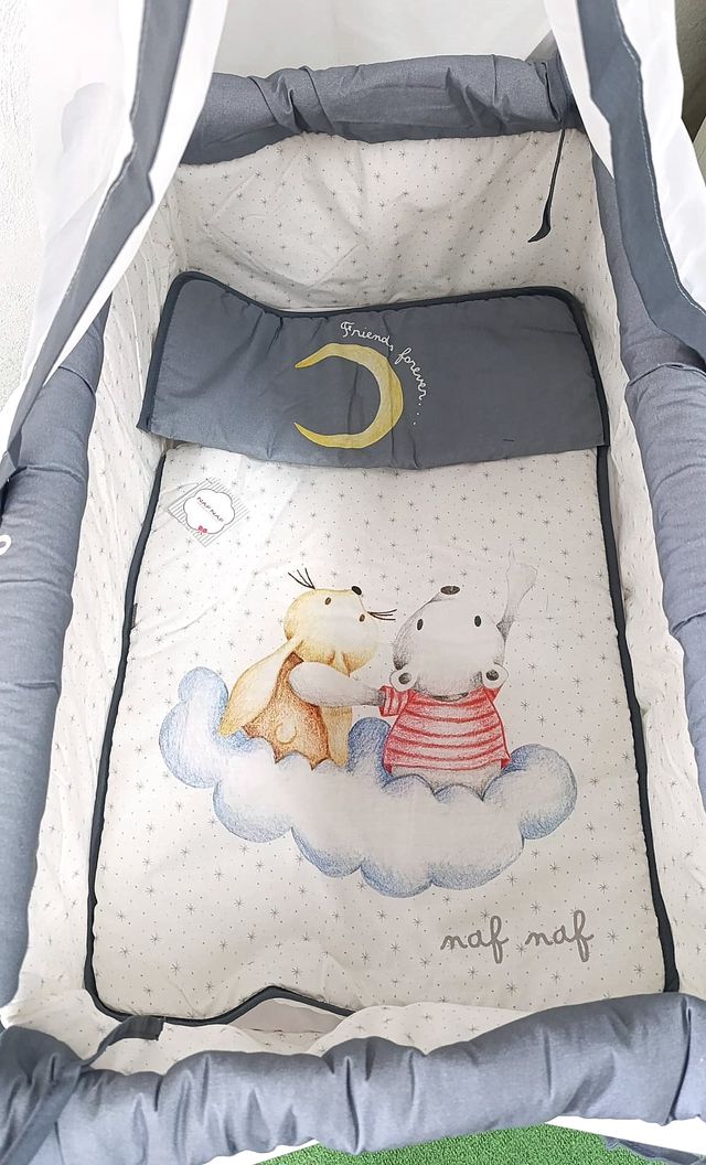 Minicuna completa, Naf Naf.