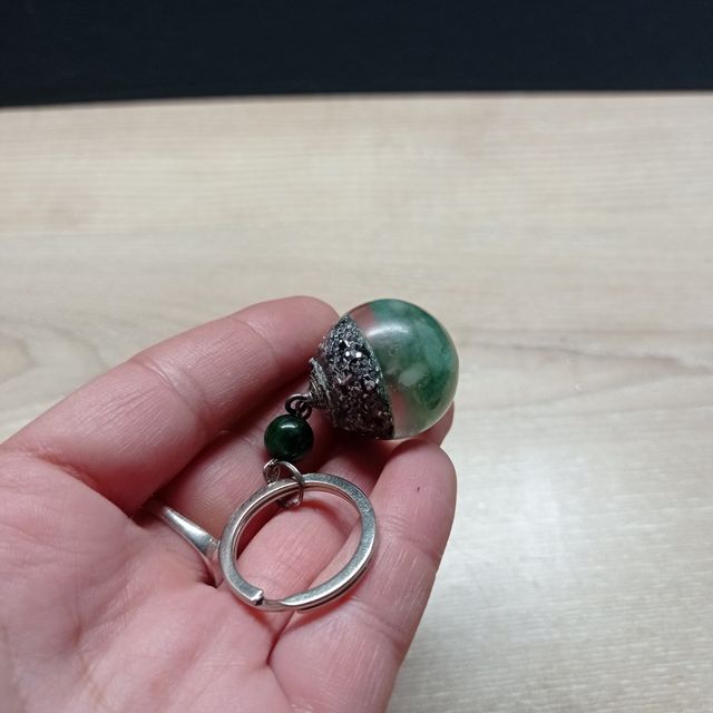 Llavero orgonita con cuarzo verde