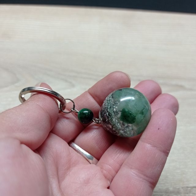 Llavero orgonita con cuarzo verde