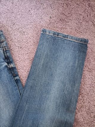 Jeans con etiqueta