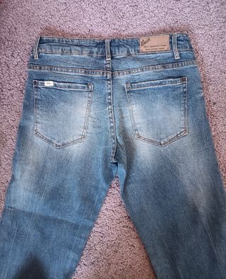 Jeans con etiqueta