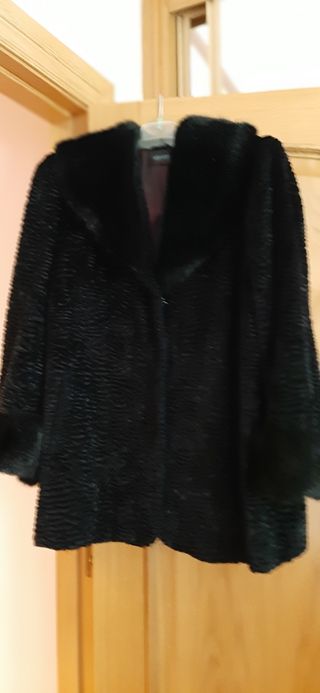 ABRIGO INVIERNO ASTRACAN